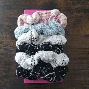 🩷Pink Linen scrunchies🩷